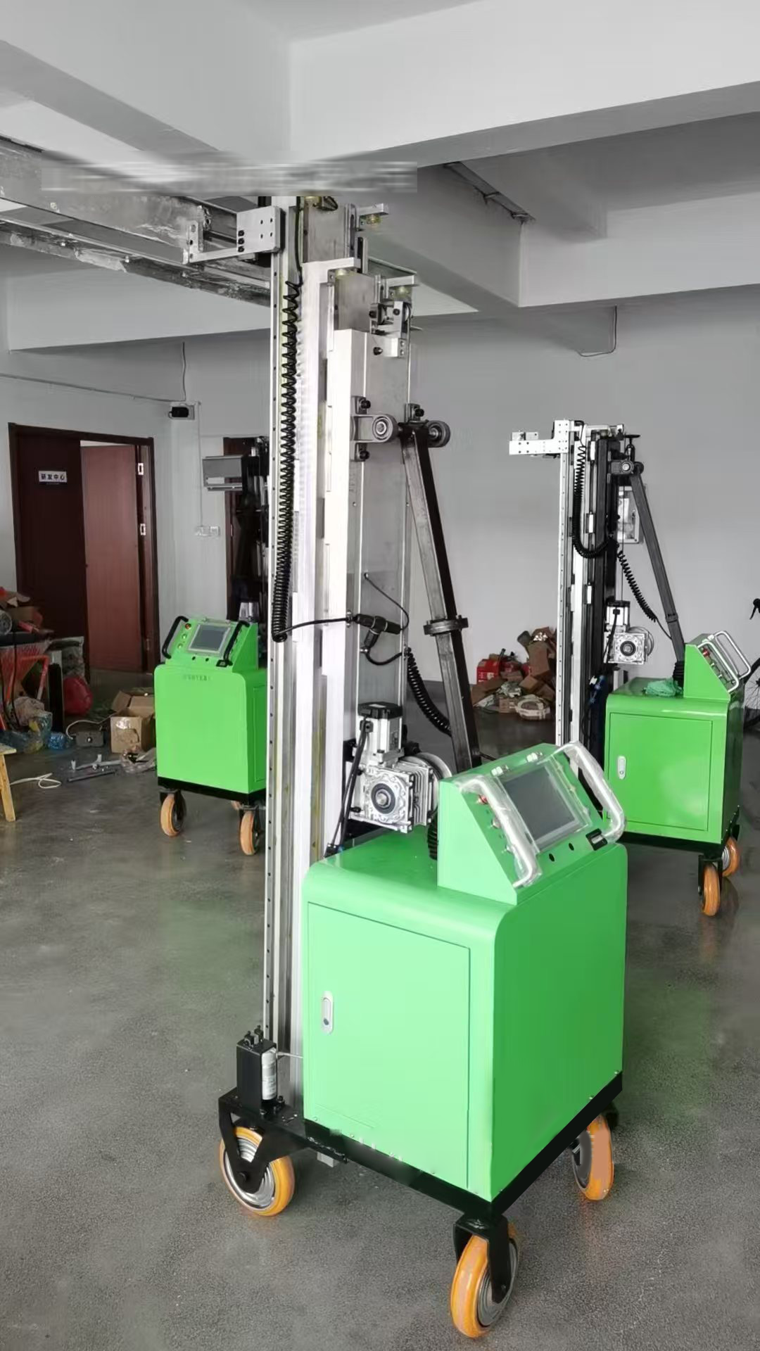 Wall Plastering Machine Side View